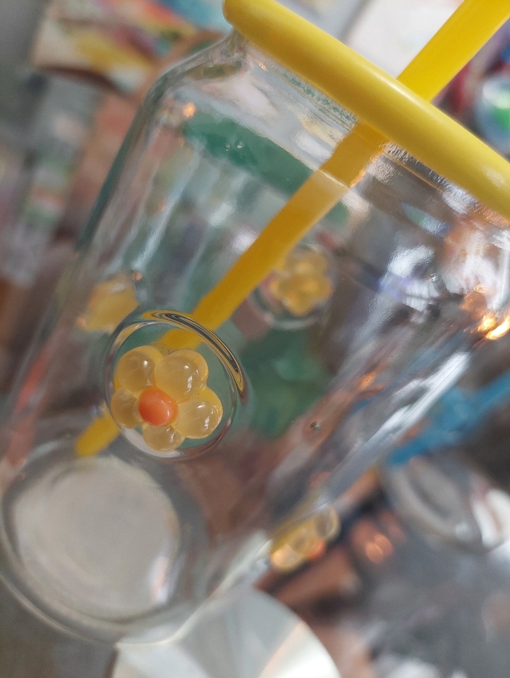 New Viral Glass TUMBLER Daisy Flowers W/ Lid And Straw - Picture 2 of 5